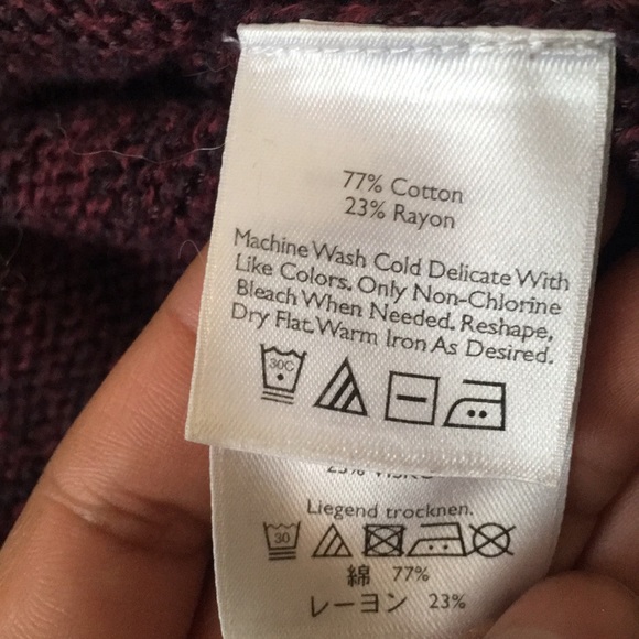 Wine/Burgandy Eddie Bauer cardigan with pockets - Picture 5 of 5